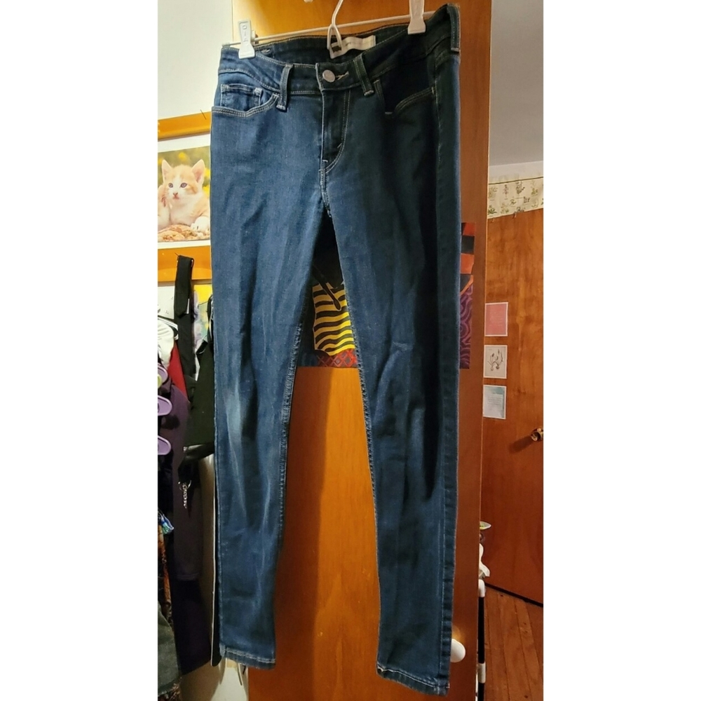 EUC Levi's Super Skinny Jeans